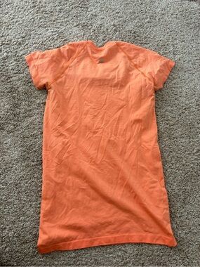 Lululemon neon orange swiftly tech